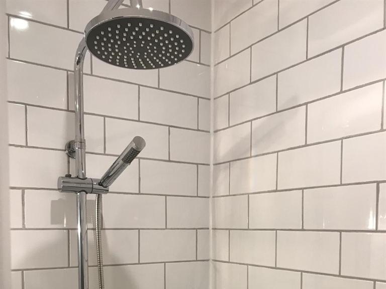No.16 Hotel Сийхам Стая снимка A shower