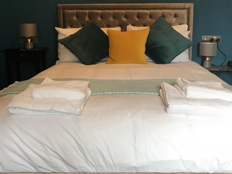 No.16 Hotel Сийхам Стая снимка A bed with a headboard