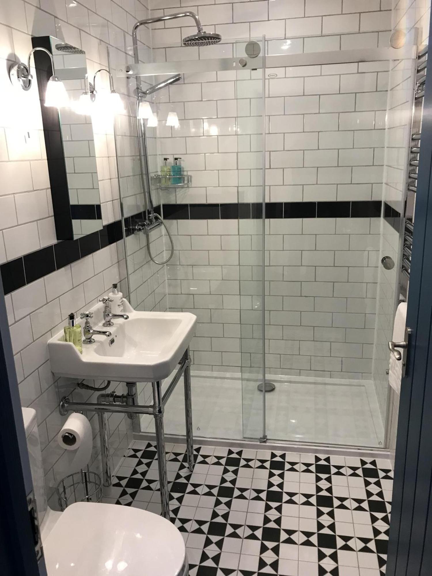 No.16 Hotel Сийхам Стая снимка A shower cubicle